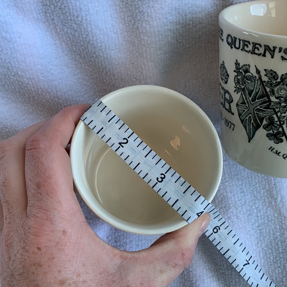 Queen Elizabeth II Silver Jubilee Tea Cups/Coffee Mug - Picture 8 of 9